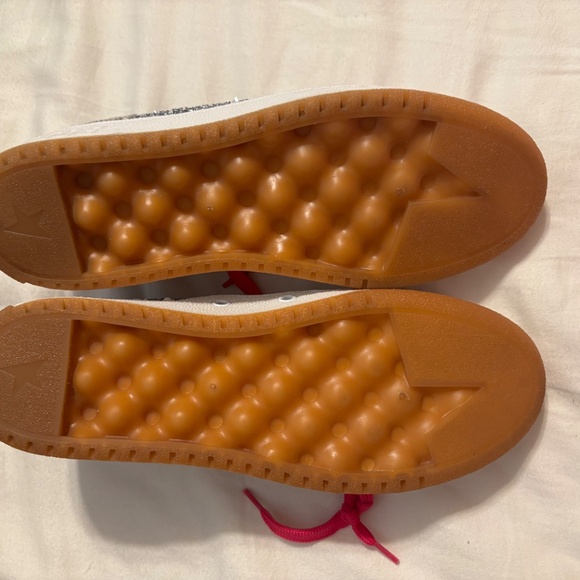 Like New Authentic Golden Goose “Yeah” Sneakers - size 37 - Picture 3 of 6